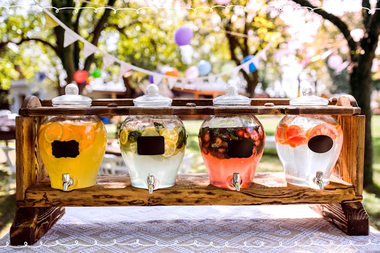 33 Stress-Free Backyard Party Ideas to Make This Summer a Blast ...